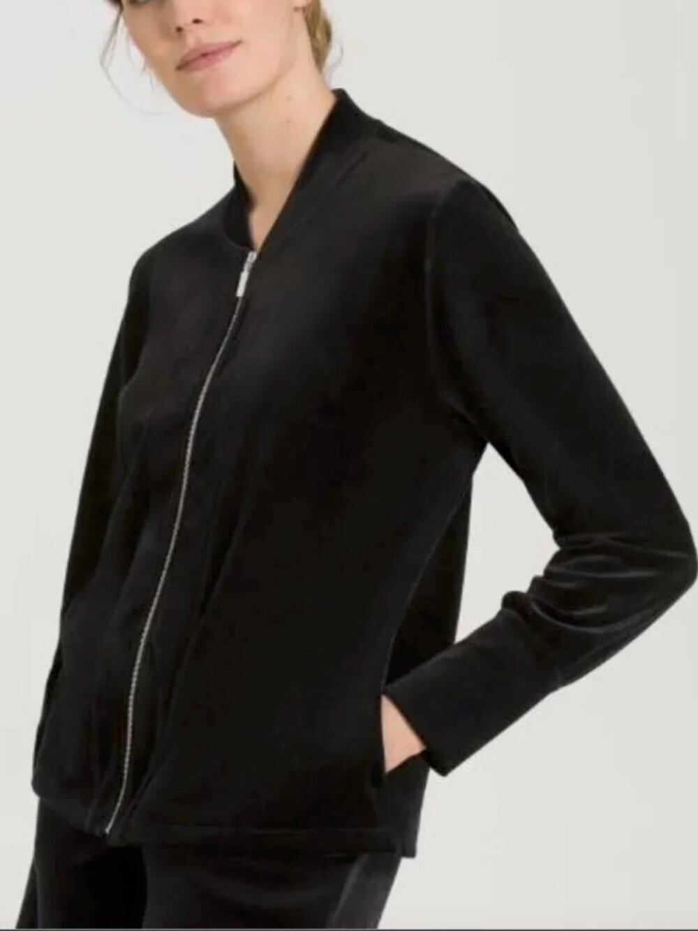 Hanro Favorites Jacket in Black Velvet